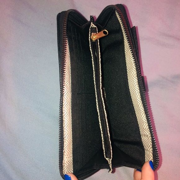Wallet & Purses - Picture 2 of 2